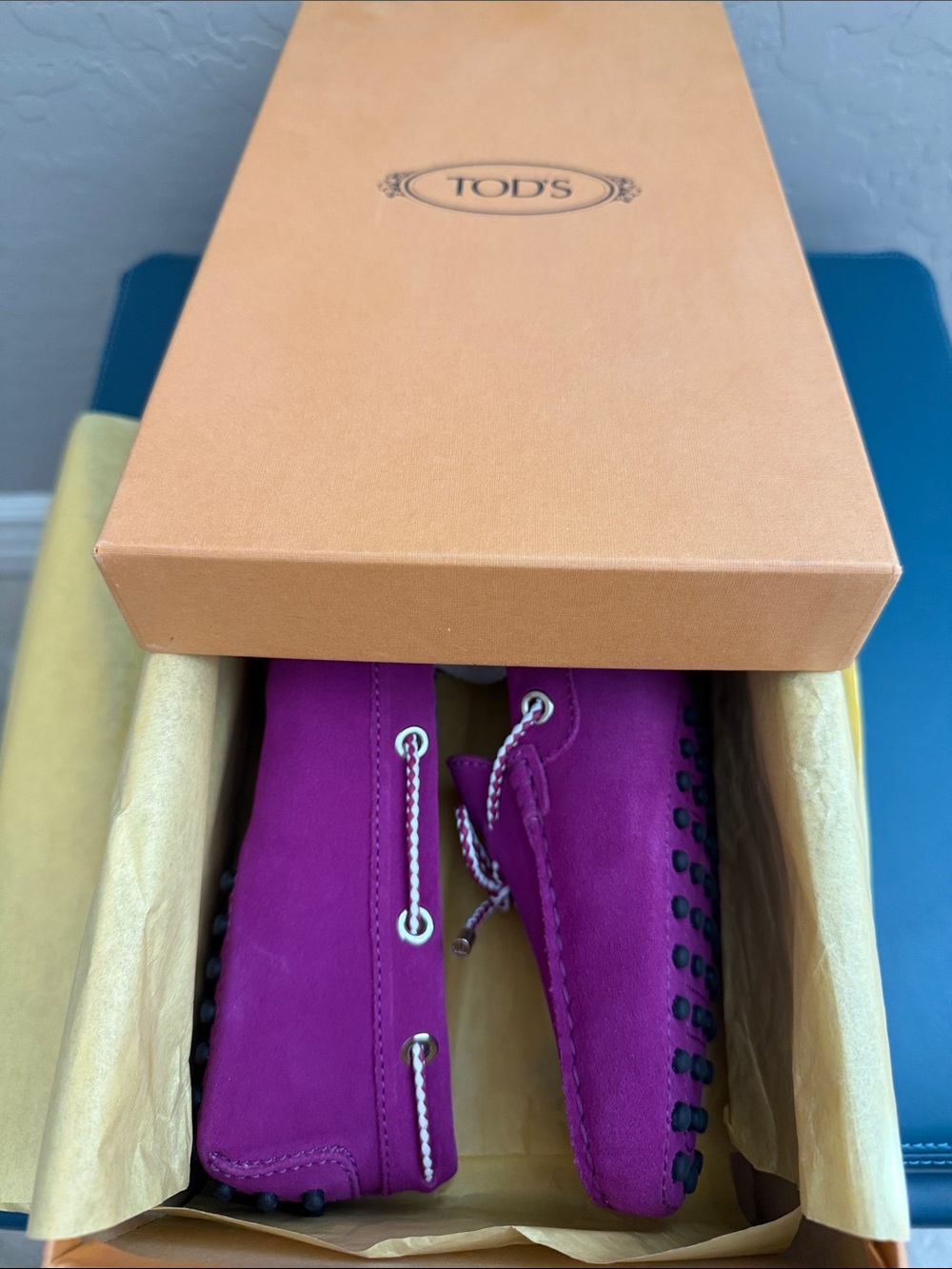TOD'S Suede Loafers w/White Braided Ties Magenta Slip-on Driving Shoe Sz 39